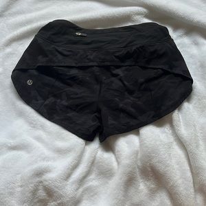 CAMO LULULEMON Speed Up Low-Rise Lined Short 2.5”